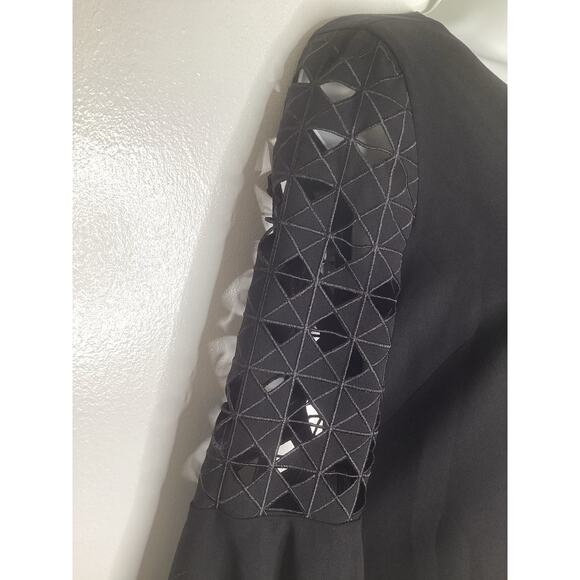 Elie Tahari NWOT Black Cut Out Bell Sleeve Embroidery Evening Cocktail Dress M - Picture 3 of 7